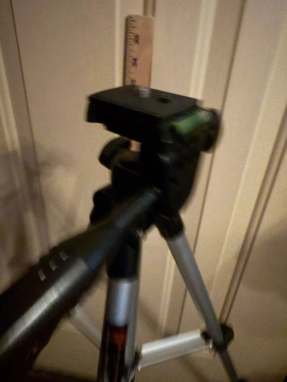 AP Ace Pro Series 36” Digital Photo/Video Tripod/swivel W/Carry Case. Good Cond.